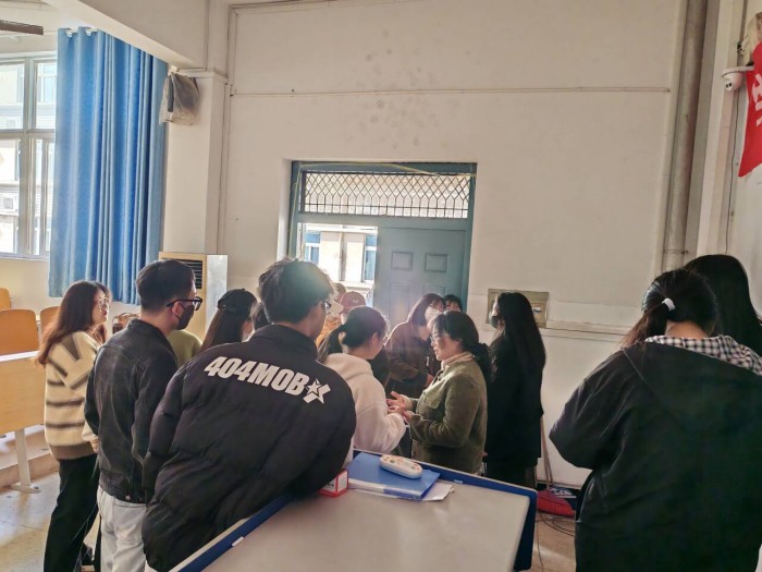 互动_副本.jpg 互动_副本.jpg